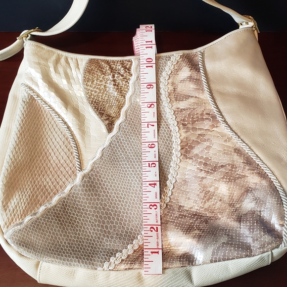 Sharif Cream and Gold Shoulder Bag with Tassel Detail - Picture 7 of 10